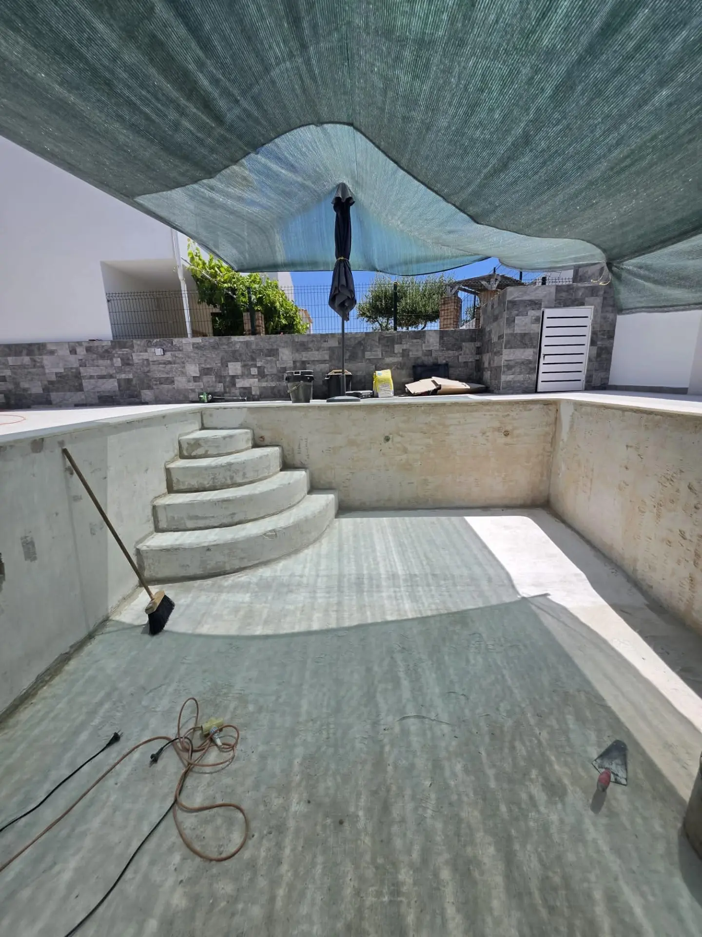 Piscina preparada e impermeabilizada